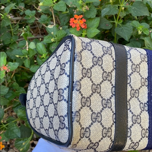 Authentic Vintage Gucci Boston bag - Picture 4 of 13
